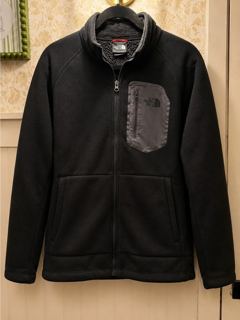 The North Face Men’s Black Full Zip Fleece Jacket | Size Medium